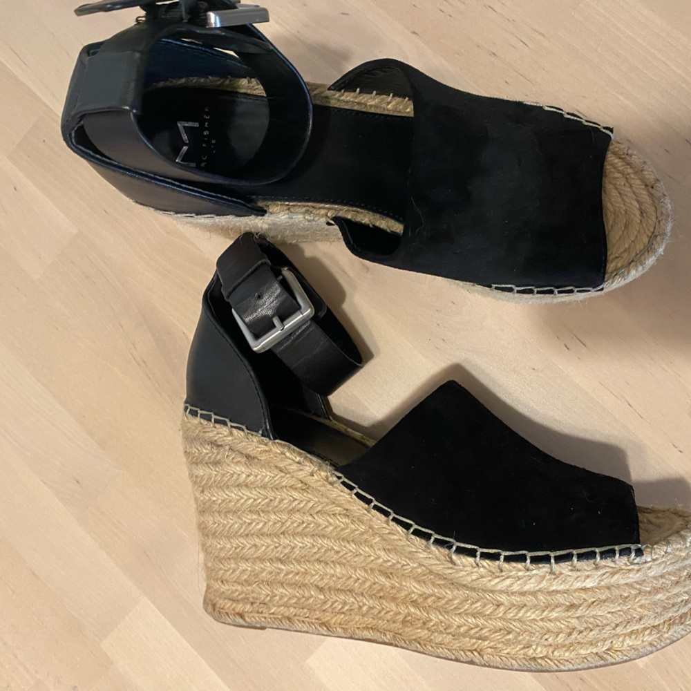 Marc Fisher Platform sandal black 8